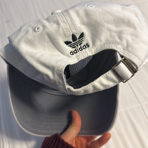 Adidas white cap with black adjustable strap - Picture 2 of 2